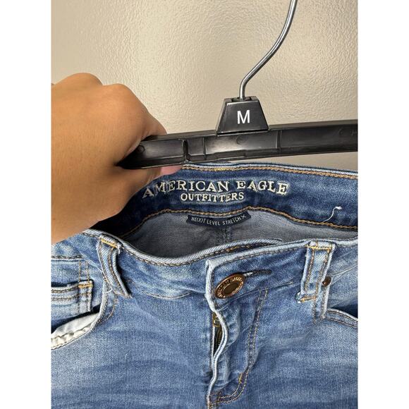 American Eagle Hi-Rise Shortie Denim Shorts – Size 6 Distressed Jean Shorts - Picture 3 of 5